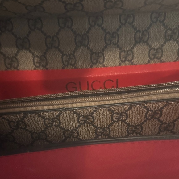 G u €€ I - Beige and Red Shoulder Bag - Picture 5 of 5